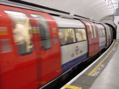 Метро, ​​или «The Tube», как его чаще называют лондонцы, обычно является самым быстрым способом передвижения по центру Лондона